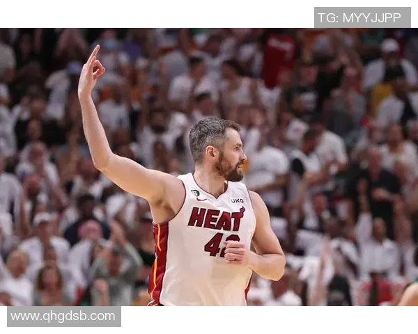 勇士队与热火队激战正酣极速体育直播全程精彩回放与分析