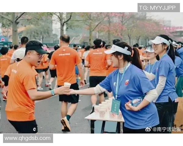 3.6万跑者开跑！2025南宁马拉松改写参赛规划，边跑边尝的“生果自在”太上头